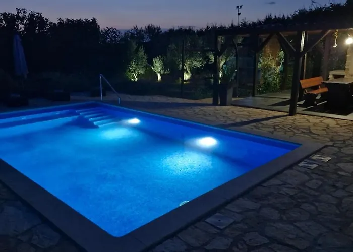 Apartment House Giuliano - Two Bedroom House Pula