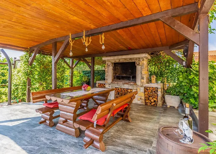 House Giuliano - Two Bedroom House Apartment Pula