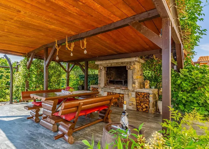 House Giuliano - Two Bedroom House Apartment