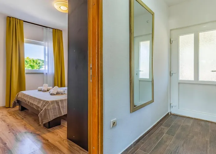 House Giuliano - Two Bedroom House Apartment Pula