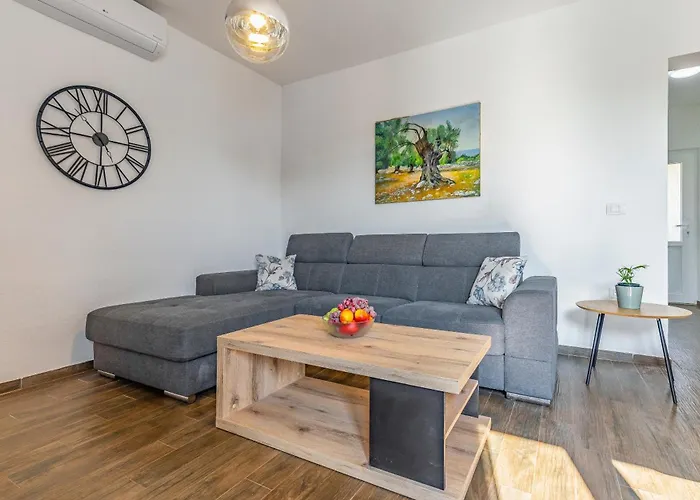 House Giuliano - Two Bedroom House * Pula