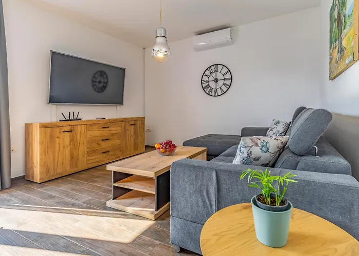 House Giuliano - Two Bedroom House Apartment Pula