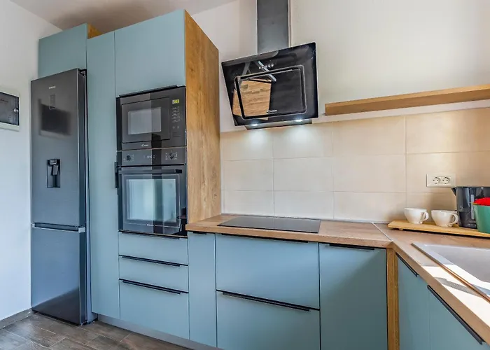 House Giuliano - Two Bedroom House Apartment *