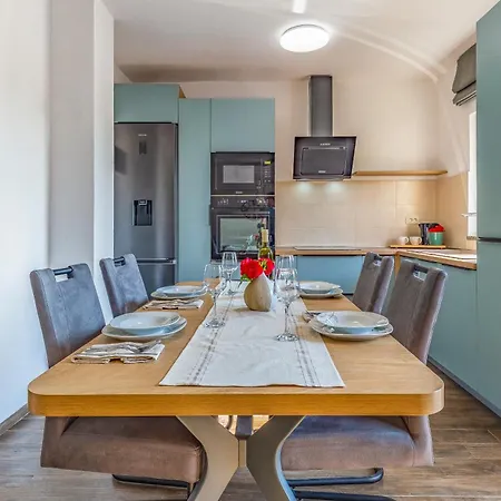 House Giuliano - Two Bedroom House Apartamento *